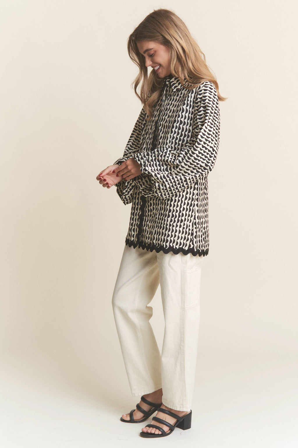 Stripe Pattern Wave Trimmed Balloon Sleeve Top