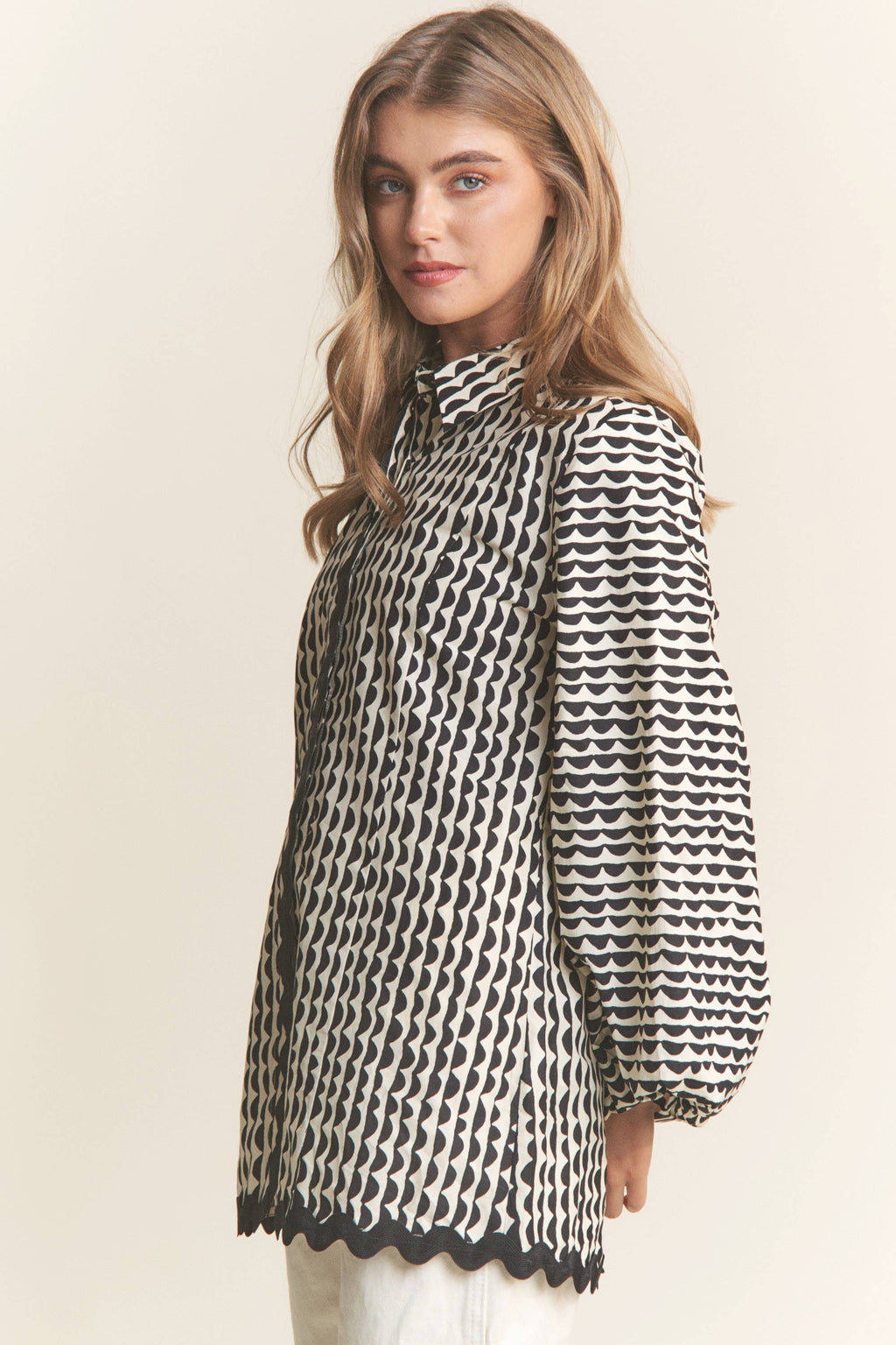 Stripe Pattern Wave Trimmed Balloon Sleeve Top