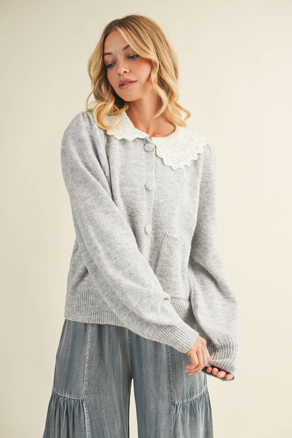 Scalloped Collar Knit Cardigan