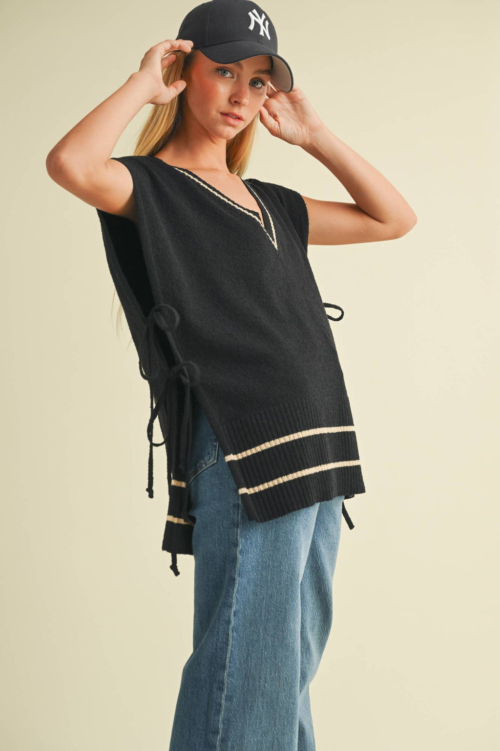 OPEN SIDE TIE V NECK SWEATER VEST TOP