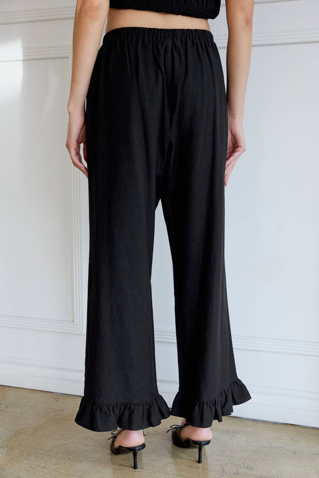 RUFFLE DETAIL STRAIGHT PANTS