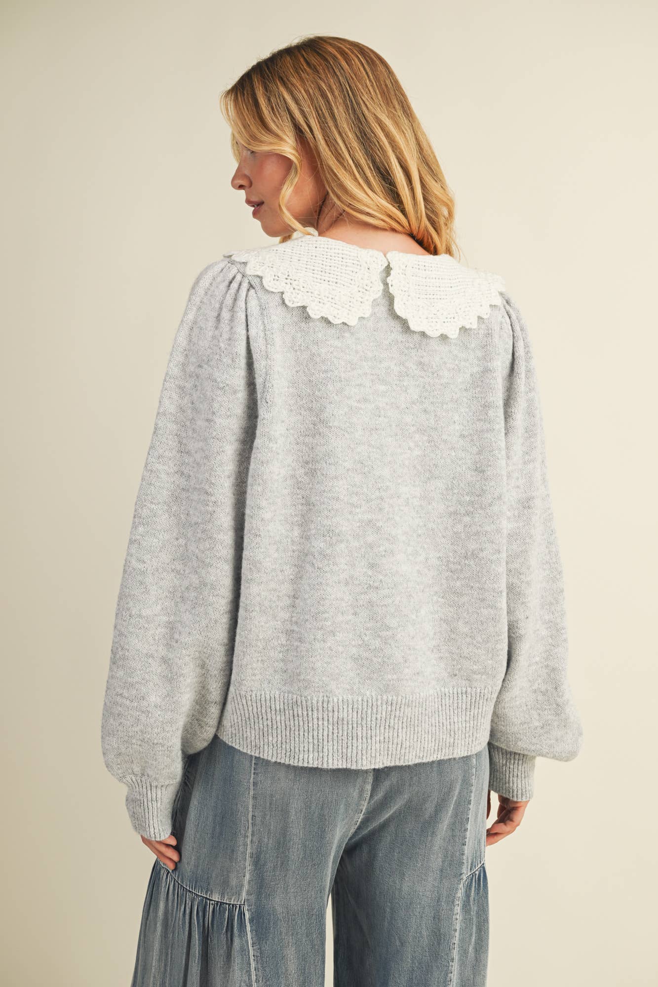 Scalloped Collar Knit Cardigan
