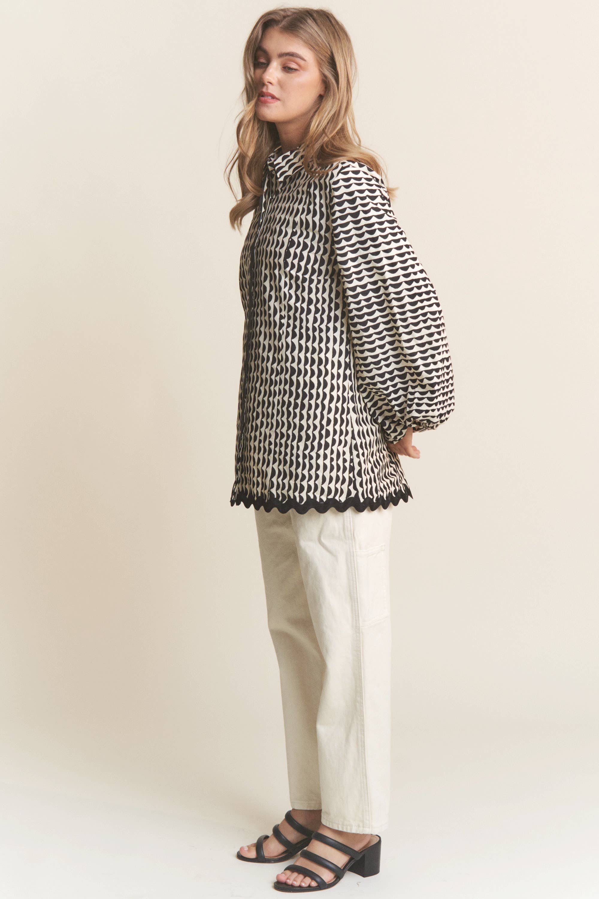 Stripe Pattern Wave Trimmed Balloon Sleeve Top