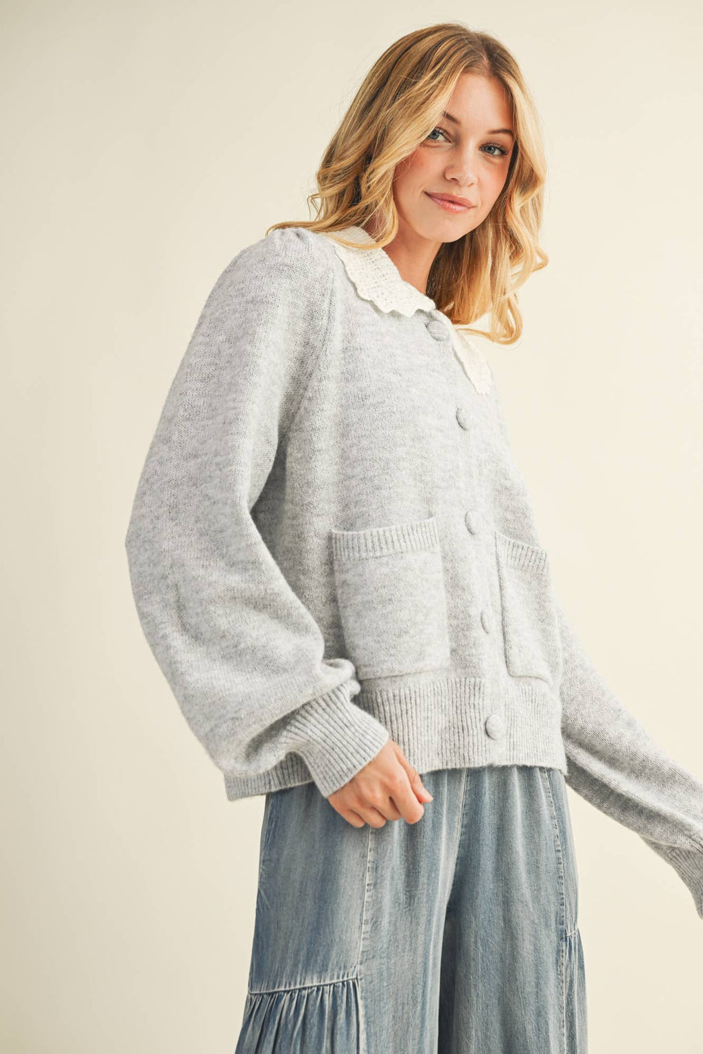 Scalloped Collar Knit Cardigan