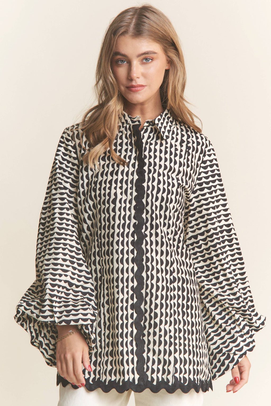 Stripe Pattern Wave Trimmed Balloon Sleeve Top