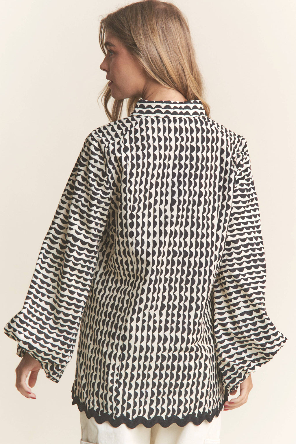 Stripe Pattern Wave Trimmed Balloon Sleeve Top