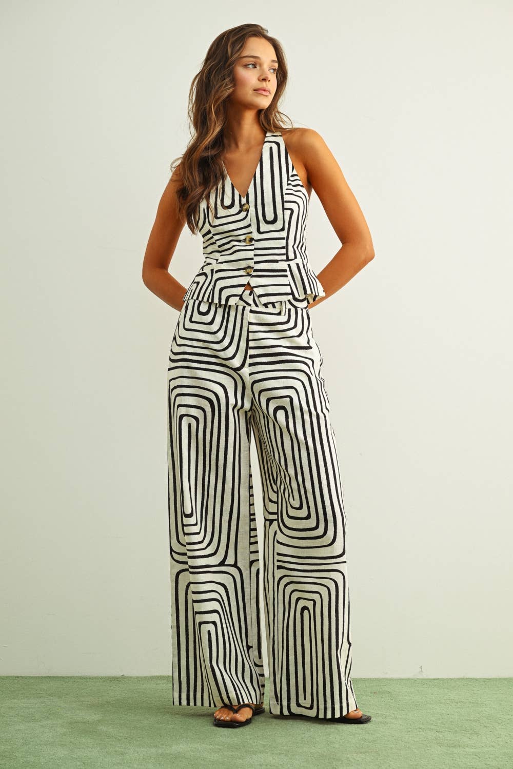 Black and White Set