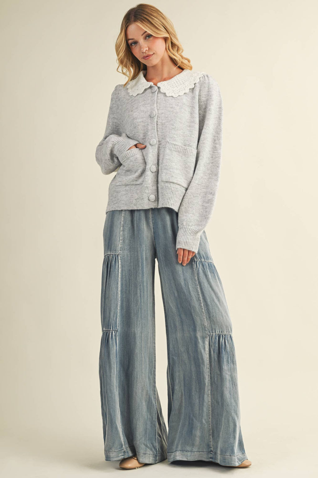 Scalloped Collar Knit Cardigan