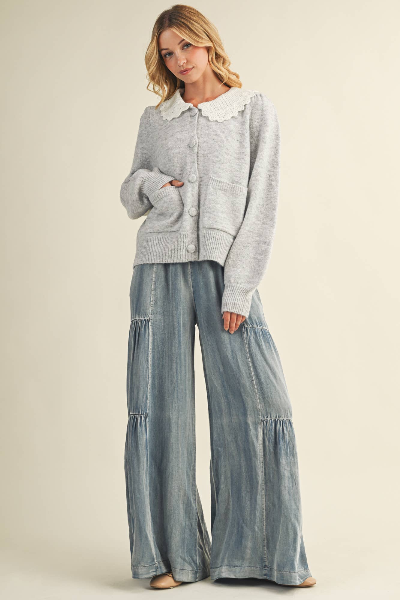 Scalloped Collar Knit Cardigan